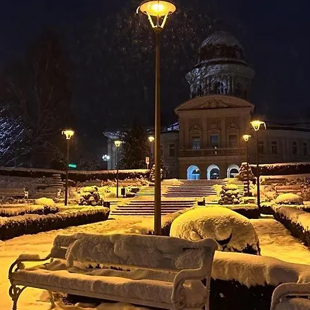 Dom Puchacza W Ladku-zdroju 펜션 *