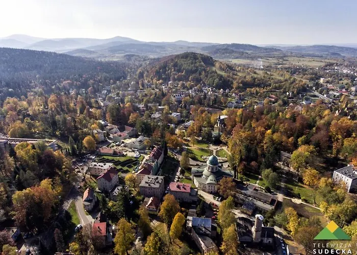 Dom Puchacza W Ladku-zdroju بيت للعطل *