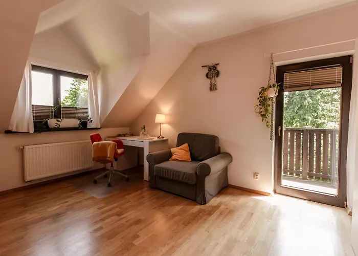 Dom Puchacza W Ladku-zdroju بيت للعطل *