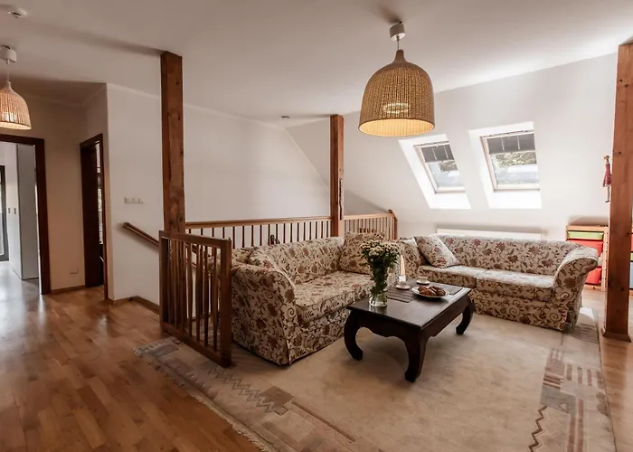 Dom Puchacza W Ladku-zdroju بيت للعطل *