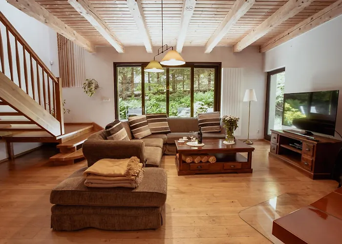 Dom Puchacza W Ladku-zdroju بيت للعطل *